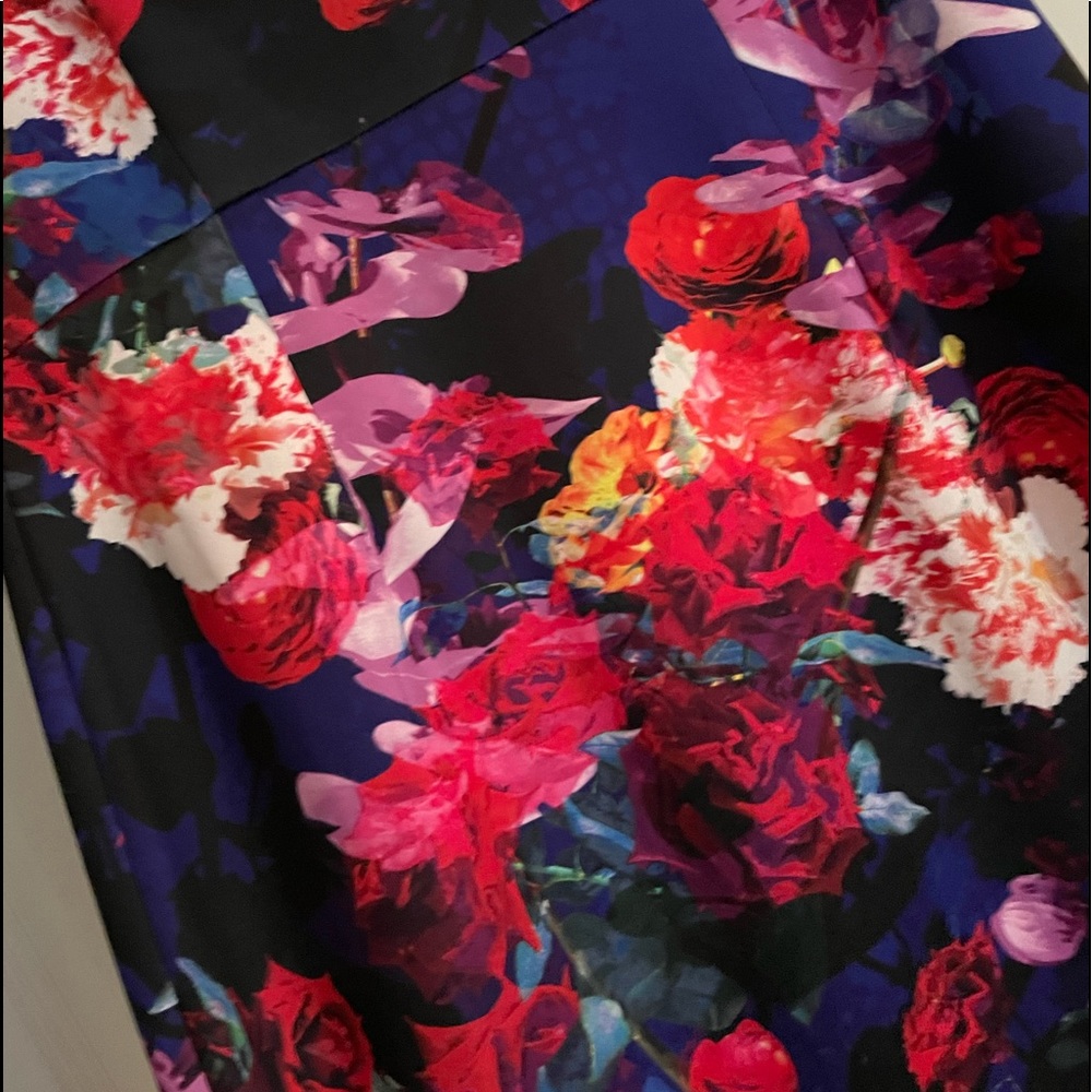 Betsey Johnson Floral Print Sheath Dress - Picture 5 of 9